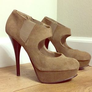 Kelsi Dagger Trinny Mary Jane Platform Pump